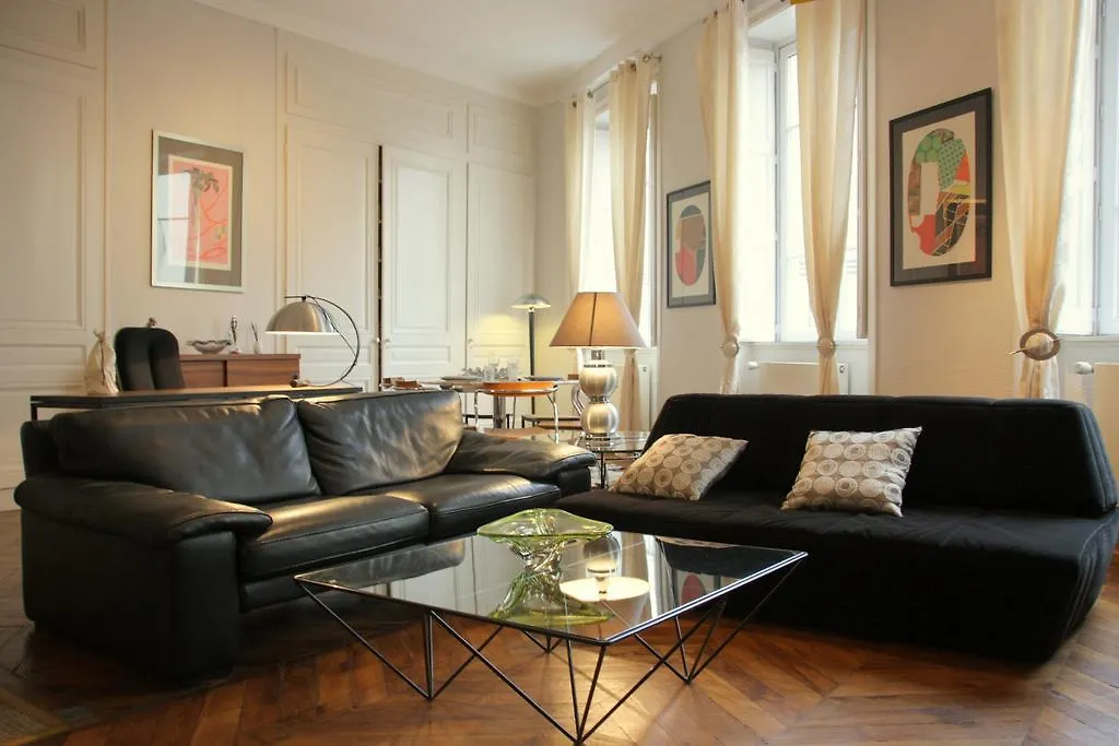 Appart' Fleurieu Apartment Lyon 0*,  France
